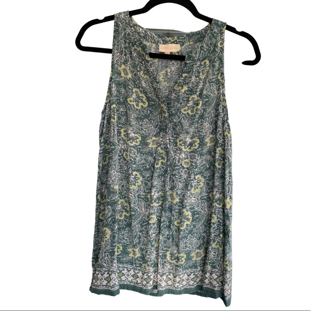 Lucy & Laurel Sleeveless Blouse